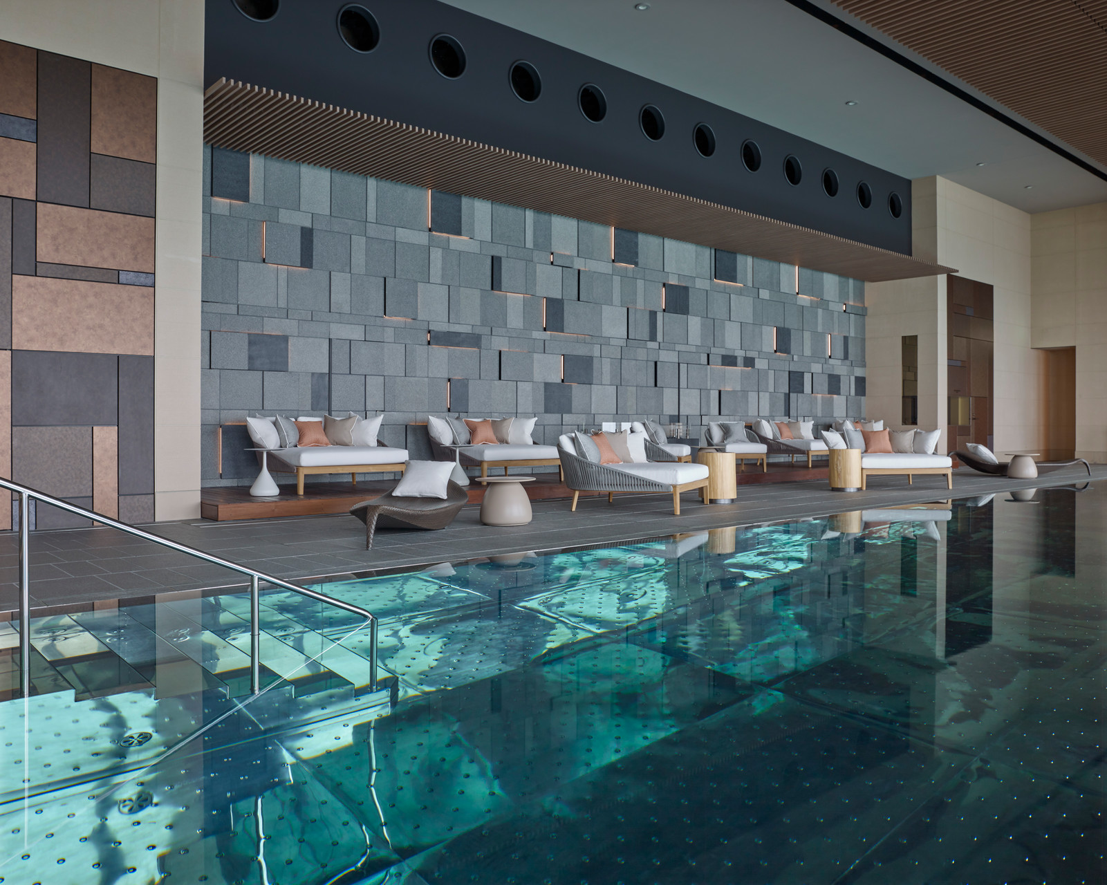 Four Seasons Tokyo at Otemachi wellness pool