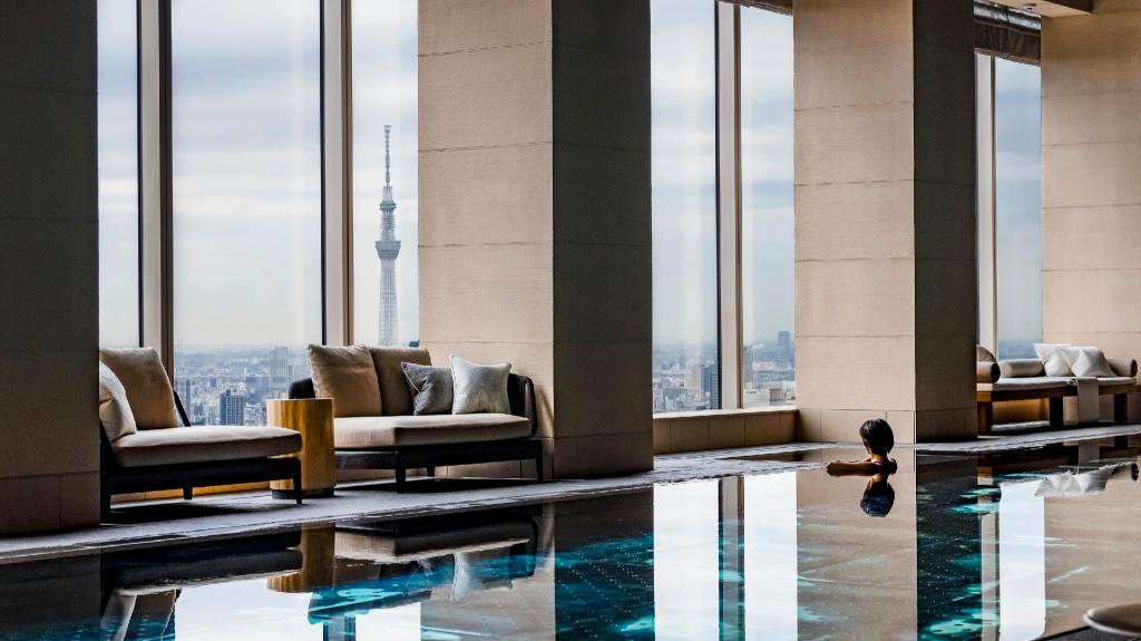 Four Seasons Tokyo at Otemachi guest room